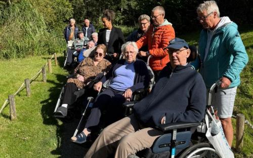 Zes bewoners van Meckama State beleefden woensdag 24 september een bijzondere dag. Ze brachten samen met vrijwilligers een bezoek aan AquaZoo in Leeuwarden.